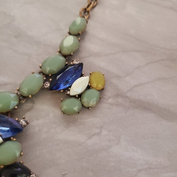 ✨ J.Crew Blue Green Rhinestones Crystals Cluster Statement Necklace ✨ - Picture 6 of 16
